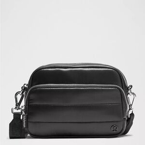 LULULEMON Everywhere “Wunder Puff” black one size crossbody bag